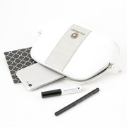 中島敦モデルのポーチ。