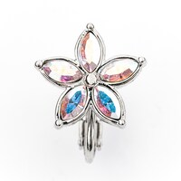 泉鏡花モデルのイヤリング。