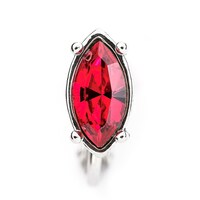 与謝野晶子モデルのイヤリング。