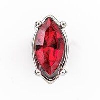 与謝野晶子モデルのピアス。