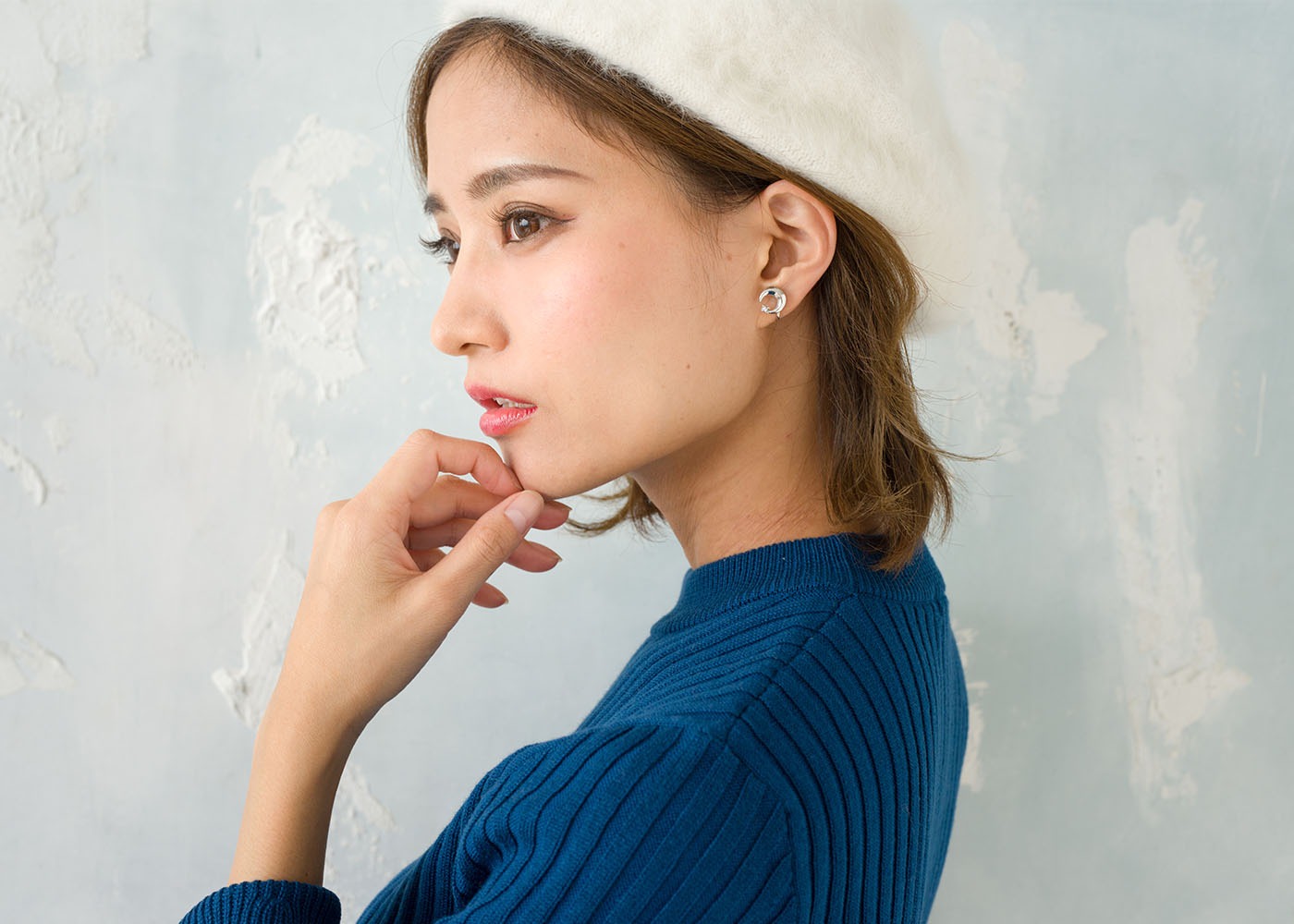 中島敦モデルのイヤリング。