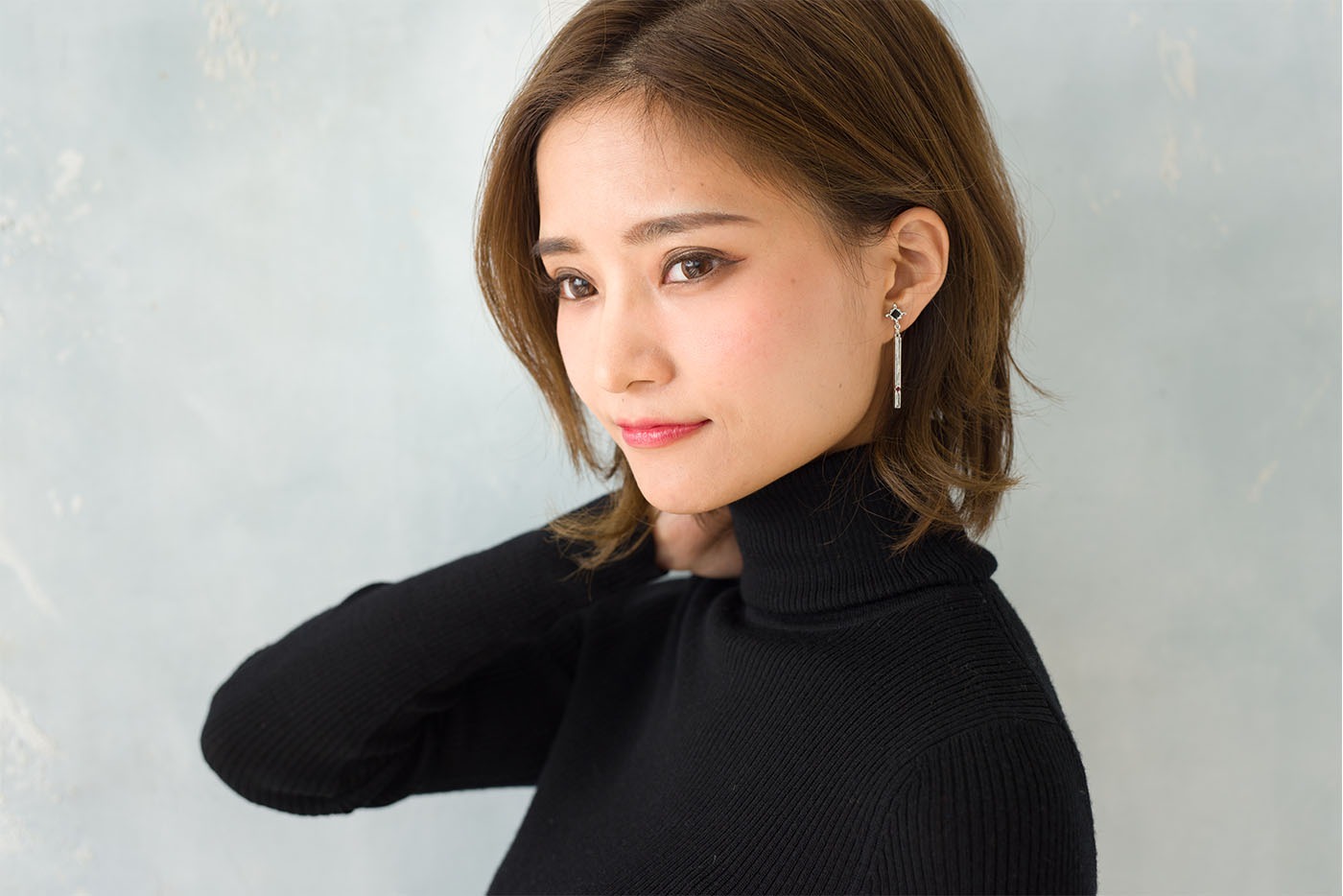 芥川龍之介モデルのイヤリング。