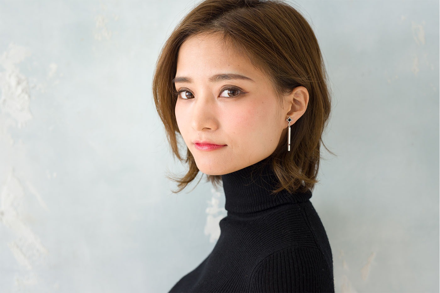芥川龍之介モデルのイヤリング。