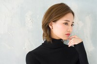 与謝野晶子モデルのイヤリング。