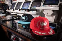「ゲームセンターあらし」のインベーダーキャップ。
