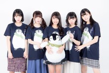 まねきケチャの（左から）中川美優、宮内凛、松下玲緒菜、深瀬美桜、新メンバーとして加わった篠原葵。