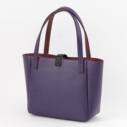 フランスモデルのバッグ。