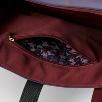 フランスモデルのバッグ。