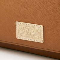 アメリカモデルのバッグ。