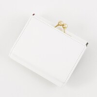 日本モデルの財布。