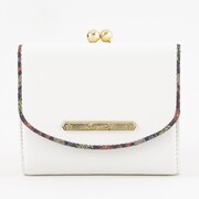 日本モデルの財布。