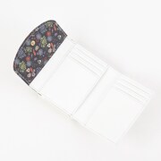 日本モデルの財布。