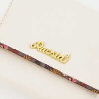 ロシアモデルの財布。