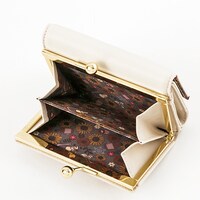 ロシアモデルの財布。