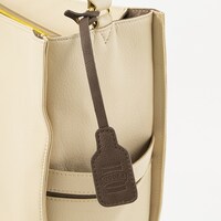 ロシアモデルのバッグ。