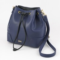 イタリアモデルのバッグ。