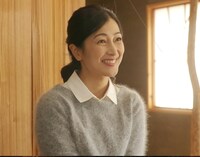 「孤独のグルメ大晦日スペシャル 京都・名古屋出張編 生放送でいただきます！」より、鶴田真由演じる鈴川江梨子。