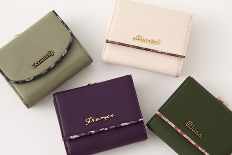 「ヘタリア World☆Stars」とコラボした財布。