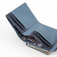 イタリアモデルの財布。