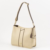 ロシアモデルのバッグ。