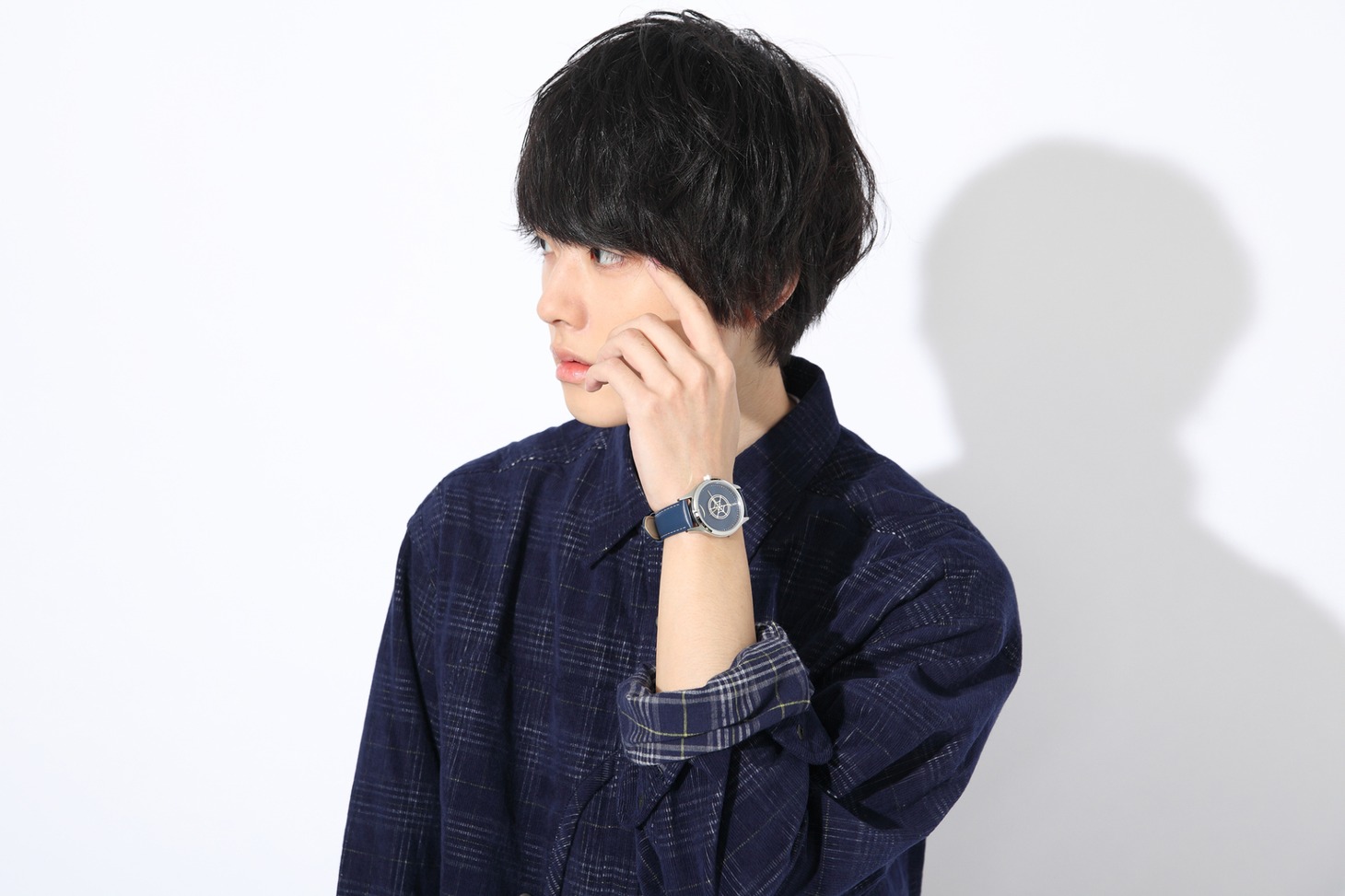 伊達政宗モデルの腕時計の使用イメージ。