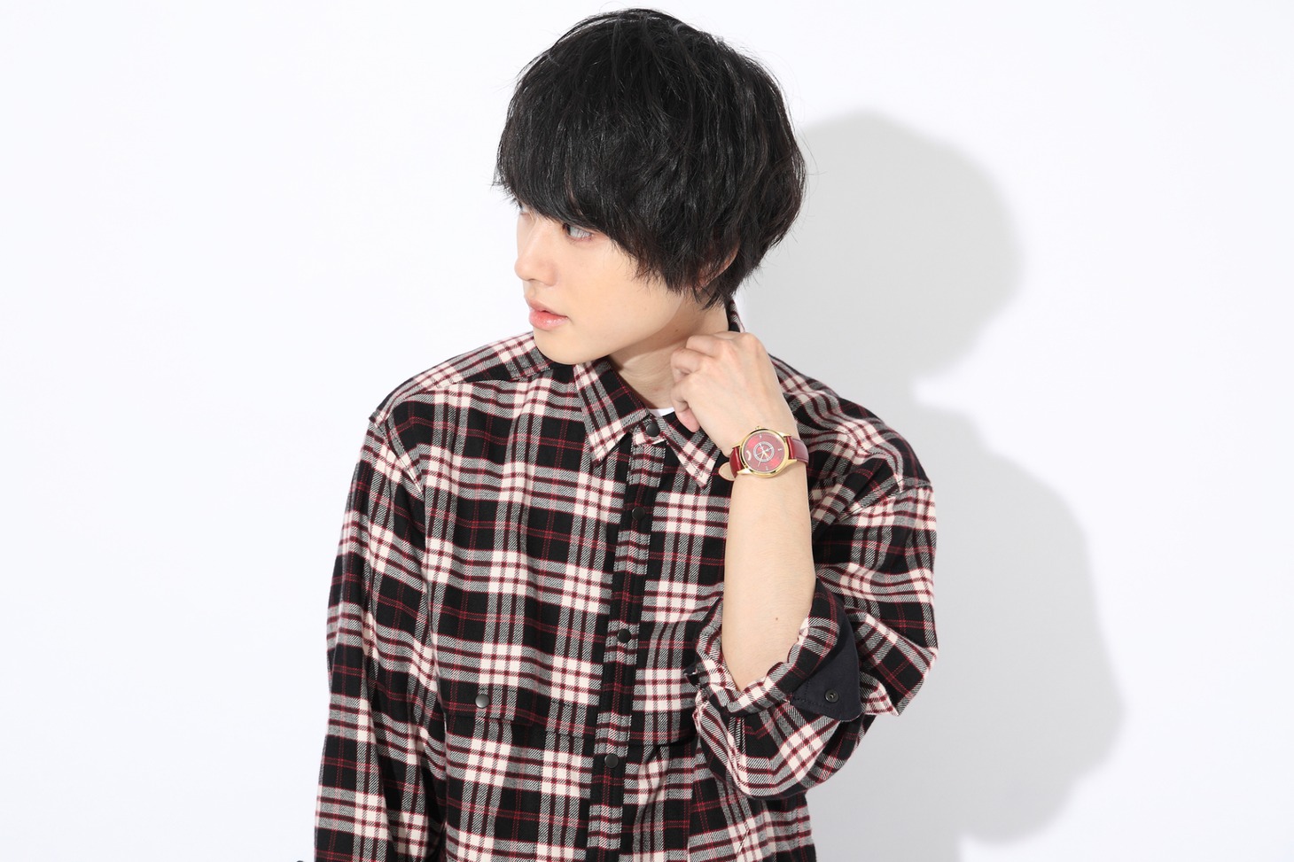 真田幸村モデルの腕時計の使用イメージ。