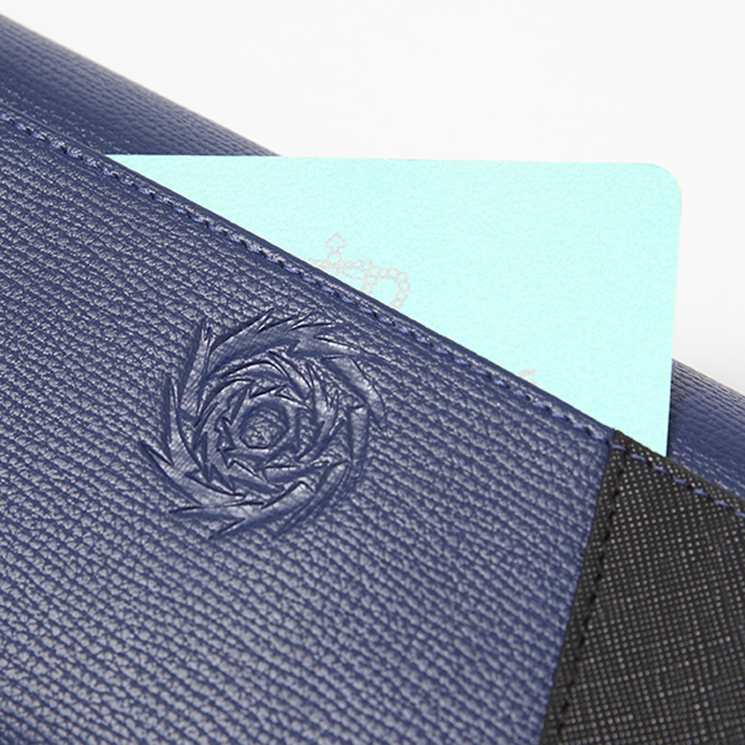 伊達政宗モデルの長財布。