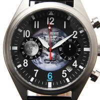 ムッタモデルの腕時計。