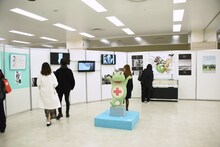 「画業20周年記念企画 浅野いにおの世界展～Ctrl＋T2～」の様子。