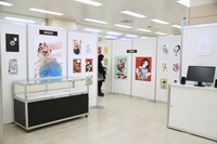 「画業20周年記念企画 浅野いにおの世界展～Ctrl＋T2～」の様子。