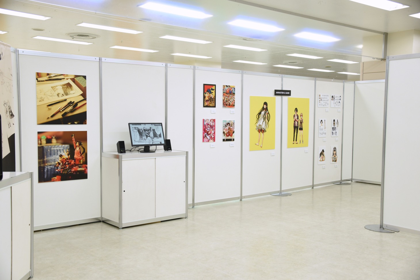 「画業20周年記念企画 浅野いにおの世界展～Ctrl＋T2～」の様子。