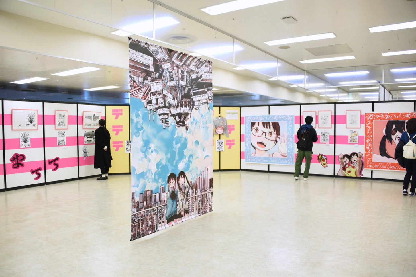「画業20周年記念企画 浅野いにおの世界展～Ctrl＋T2～」の様子。