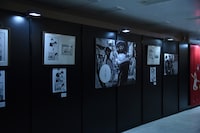 「画業20周年記念企画 浅野いにおの世界展～Ctrl＋T2～」の様子。