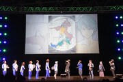 「ジャンプフェスタ2019」の様子。スクリーンに映されているのが許斐描き下ろしのティザービジュアル。