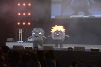 オープニングに登場したヒナガラスとカゲガラス。