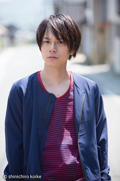 シャーロック・ホームズ役の平野良。