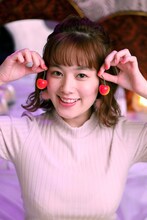 サクランボ役の筧美和子。