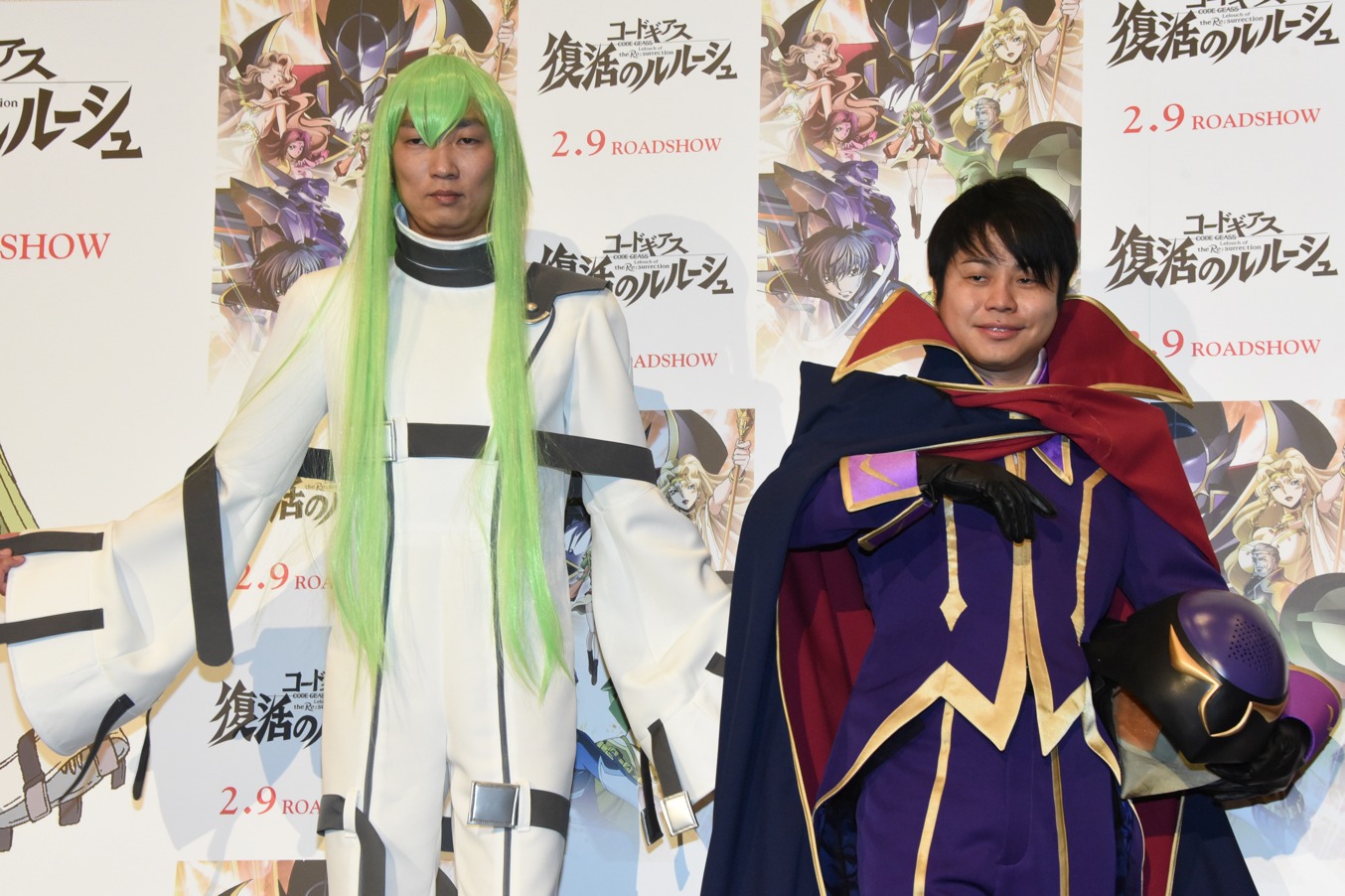 「コードギアス 復活のルルーシュ」の完成披露舞台挨拶の様子。