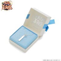 「新テニスの王子様」×THE KISSのコラボネックレス（越前リョーマモデル）。