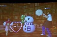 太鼓を叩いたり、雪だるまになったりと自由なプレイヤーたち。