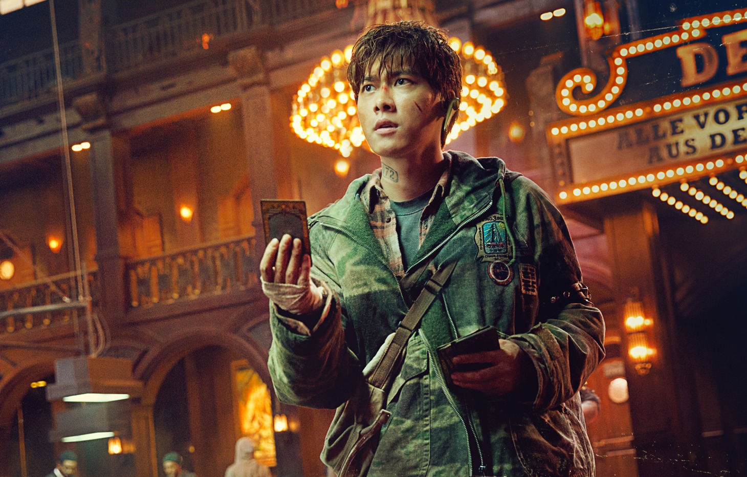 映画「カイジ 動物世界」場面写真。