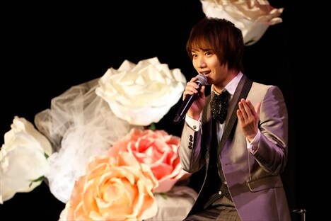 ハイネ役の植田圭輔。