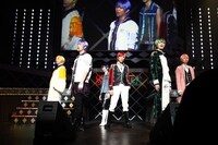 「STAGE FES 2018」より、舞台「おそ松さん on STAGE ～SIX MEN'S SHOW TIME 2～」のステージの様子。