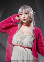 柴小聖扮するネコ。