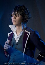 木戸邑弥扮する伏見猿比古。