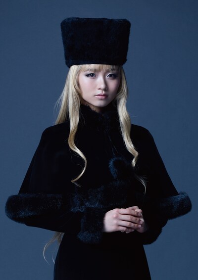 木下晴香扮するメーテル。