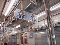 車内広告ジャックが施された遠鉄電車。