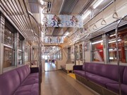 車内広告ジャックが施された遠鉄電車。