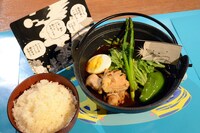 「おぼろ月夜のキツネのつくし鍋（スープカレー）」