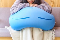 「リムルに包み込まれるクッション」使用例。